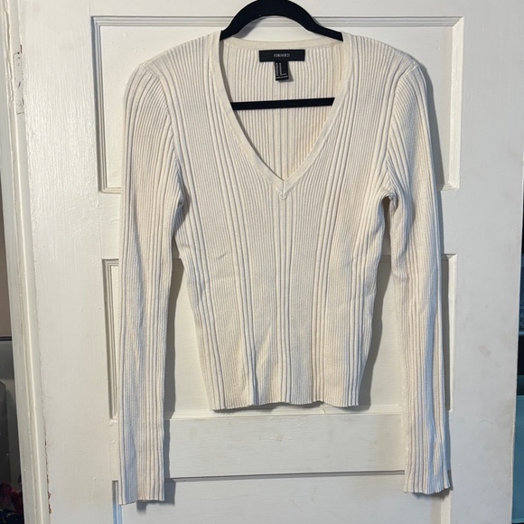 Forever 21 Women's Ivory V-Neck Sweater - Picture 3 of 5